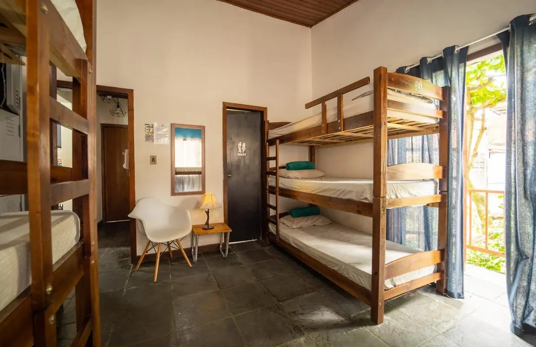 Hostel Papagaio-1