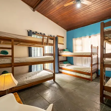 Hostel Papagaio-2